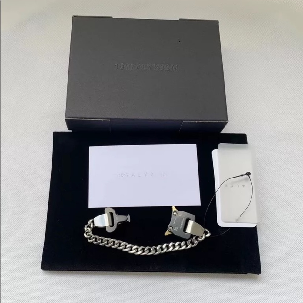 1017 ALYX 9SM BUCKLE BRACELET